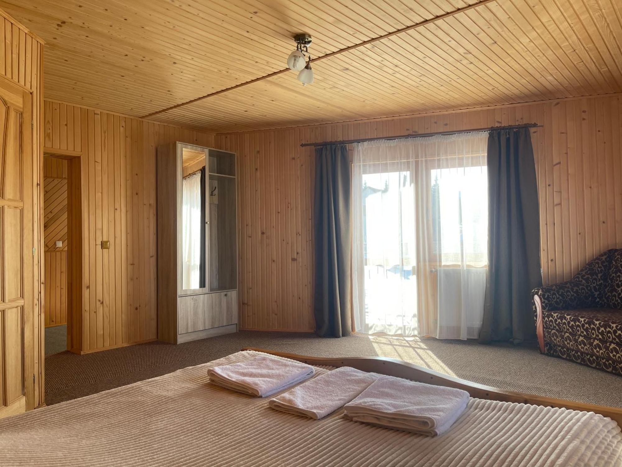 ラーゼシュチュナ Дзвін Карпатヴィラ 部屋 写真