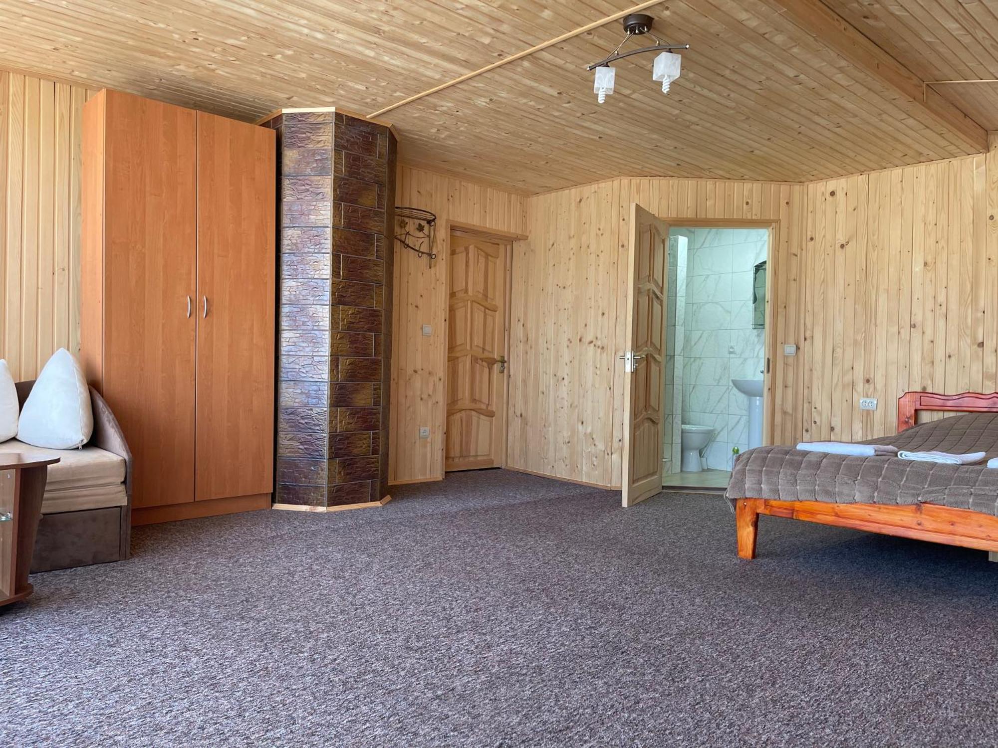 ラーゼシュチュナ Дзвін Карпатヴィラ 部屋 写真